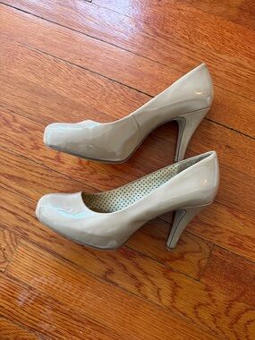 Nude Patent Round-Toe Madden Girl Wedge Pumps